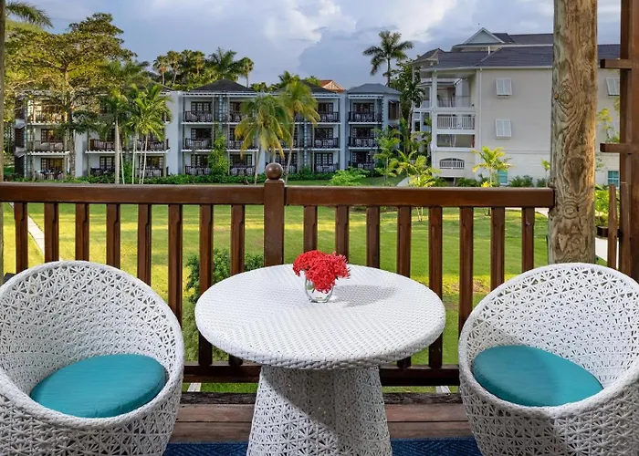 Tropical Beachfront Oversized Concierge Family Suite