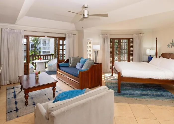 Tropical Beachfront Oversized Concierge Family Suite